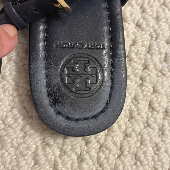 Tory Burch Navy Sandals with Gold Logo - Picture 5 of 7